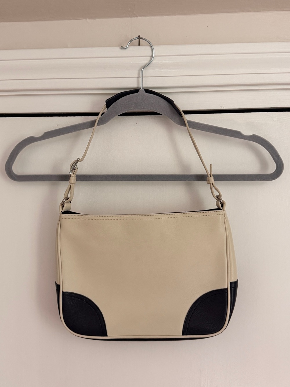 Vintage Coach Spectator Shoulder Bag 8148 Cream & Navy Blue